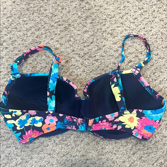 💕🎉HOST PICK🎉💕 Floral Underwire Bikini Top - Picture 2 of 3